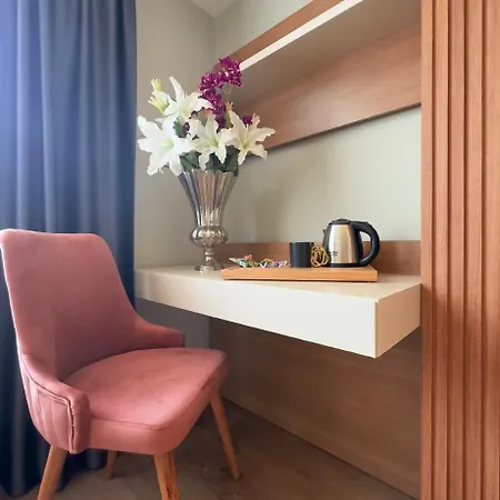 Frezya - Exclusively Woman Hotel
