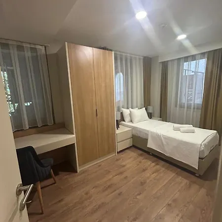 Hotel Frezya Family