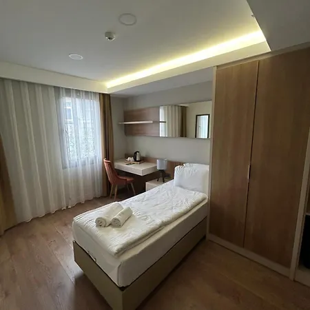 Hotel Frezya Family